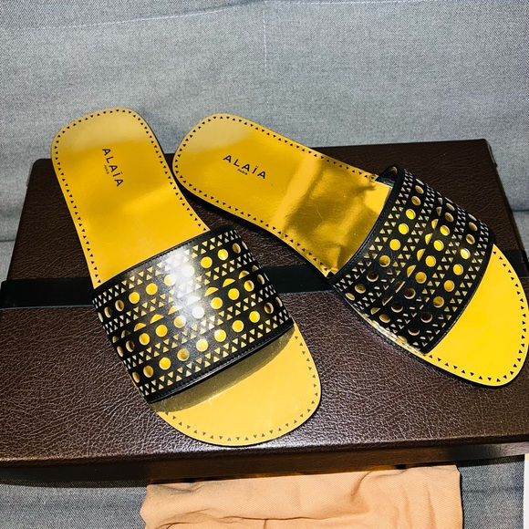 Alaia Laser Cut Leather Slides (NWT)! - Picture 7 of 7
